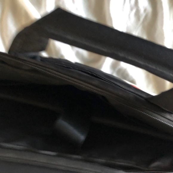 ⚡️Flash Sale⚡️Hello Kitty Notebook Bag (Black) - Picture 3 of 6